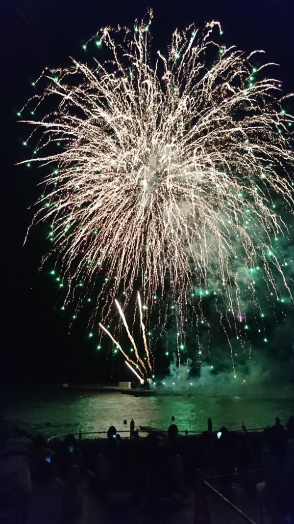 年熱海海上花火大会 冬季 イベント情報 熱海温泉お宿ナビ